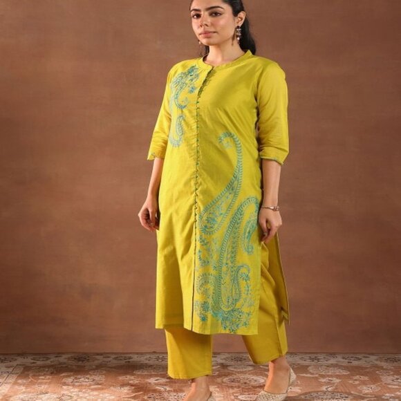 Green & Blue Embroidered Kurta Set with Trousers & Dupatta – Silk Blend S-2XL - Picture 4 of 7